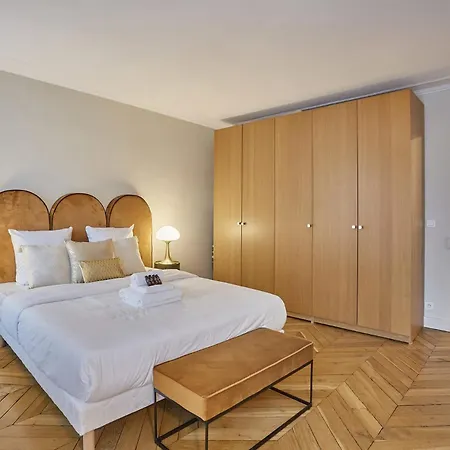 2 Bedrooms Center Of Apartment *