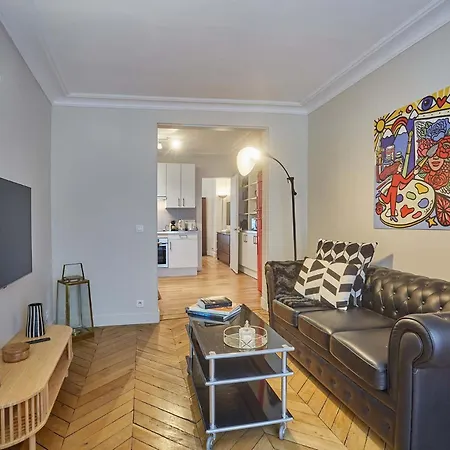 Apartment 2 Bedrooms Center Of *