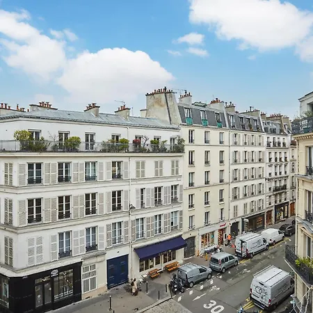 2 Bedrooms Center Of Apartment Paris