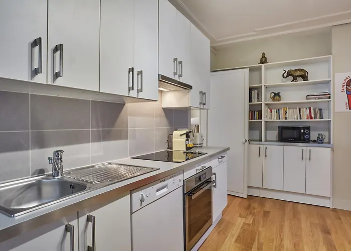 2 Bedrooms Center Of Apartment