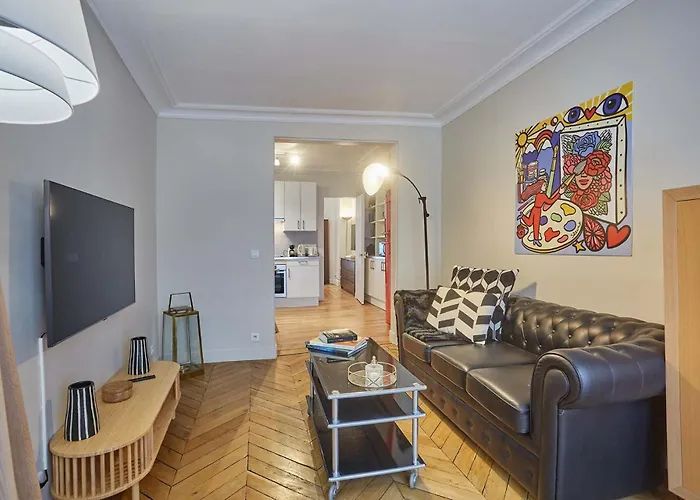 Apartment 2 Bedrooms Center Of *
