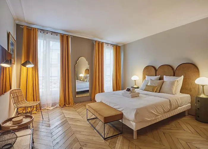 2 Bedrooms Center Of *